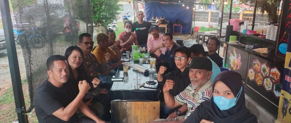 Peringati HPN 2022, Wakapolres Luwu Utara Ngopi Bareng Jurnalis Luwu Utara