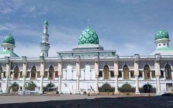 Pemprov Kucurkan Rp 800 Juta untuk Renovasi Masjid Al Markaz Al Ma'arif Bone