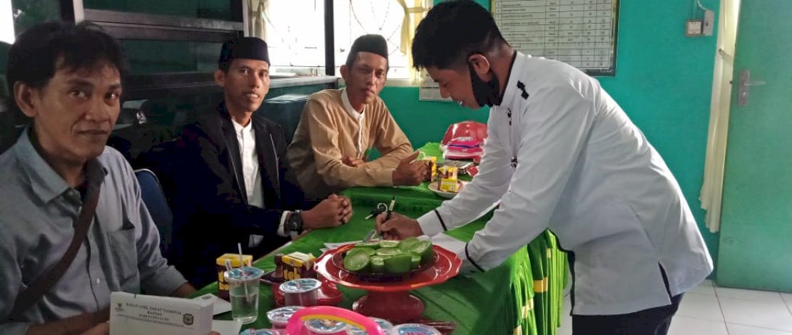 Baznas Luwu kembali mendistribusikan sisa insentif para petugas keagamaan tahun 2021.