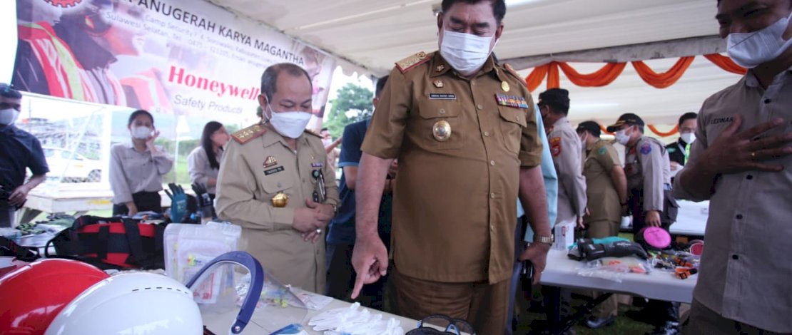 Sekertaris Daerah Sulsel, Abdul Hayat Gani, didampingi Asisten III Tautoto Tanaranggina, saat menghadiri Penutupan Bulan K3, di PT Vale Indonesia, Luwu Timur, Sabtu 12 Februari 2022.