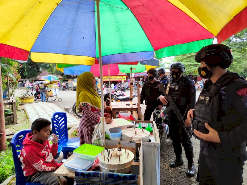 Kasus Covid 19 Melonjak, Brimob Bone Massif Imbau Warga untuk Waspada dan Taat Prokes