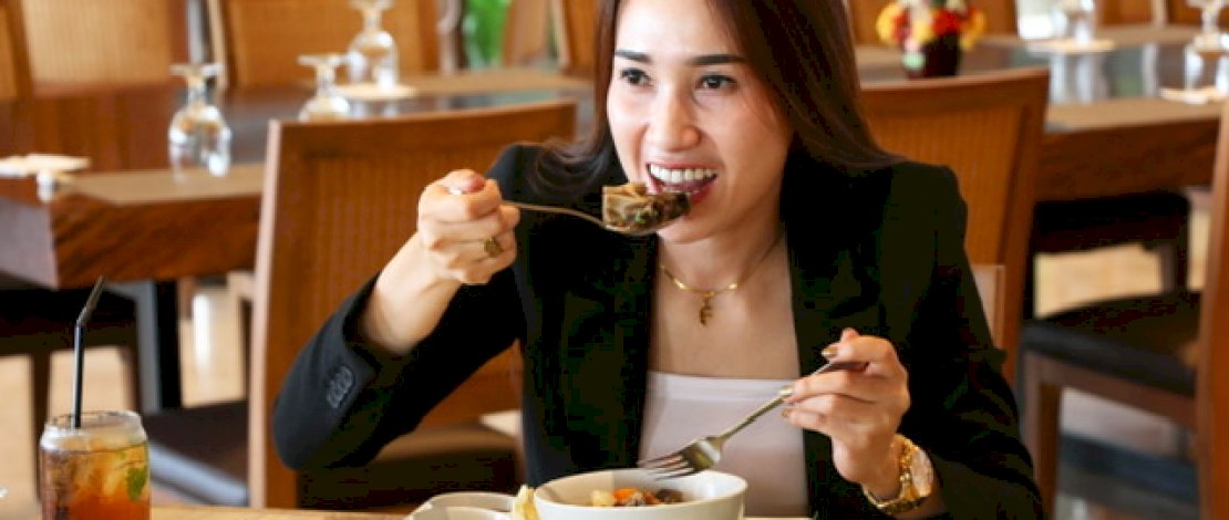 Nikmati Lezatnya Sup Tulang Sapi di The Rinra Hotel Cuma 100 Ribuan 