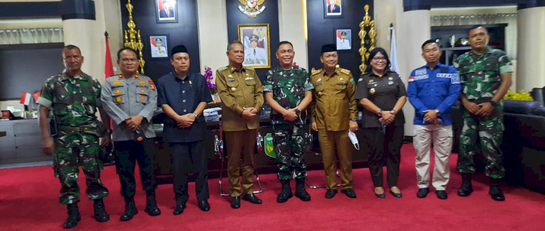 Bupati Luwu DR.H Basmin Mattayang menerima kunjungan Mayjend TNI Dr Marga Taufik dalam kunjungan kerja ke wilayah Komando Daerah Militer (Kodim) 1403/Palopo /Ist Bupati Luwu DR.H Basmin Mattayang menerima kunjungan Mayjend TNI Dr Marga Taufik dalam kunjungan kerja ke wilayah Komando Daerah Militer (Kodim) 1403/Palopo /Ist