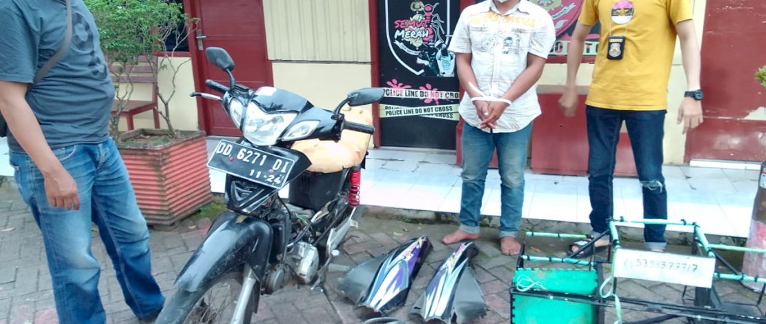 Pelaku penggelapan motor saat diamankan di Polsek Tamalanrea Kota Makassar/Ist Pelaku penggelapan motor saat diamankan di Polsek Tamalanrea Kota Makassar/Ist