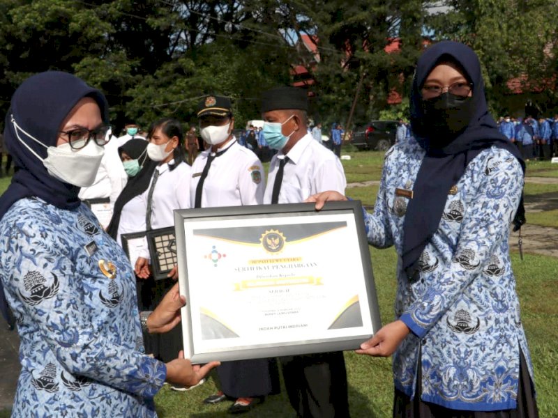 Mappedeceng Diganjar Penghargaan sebagai Pelaksana Gotong Royong Terbaik Pertama di Luwu Utara