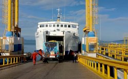 Cuaca Ekstrem, Penyebrangan Bajoe - Kolaka Ditutup Sementara