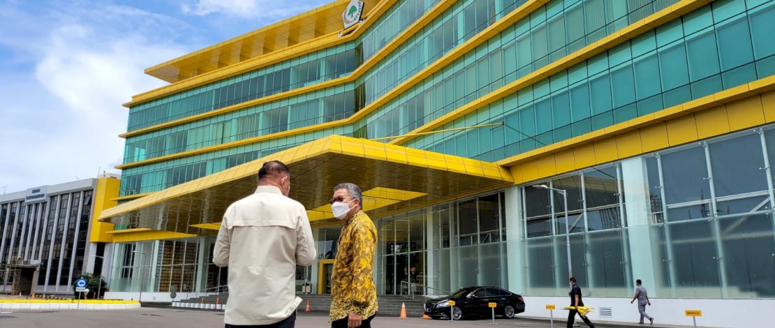 Ketua DPD I Golkar Sulsel, Taufan Pawe menemui Sekretaris Jenderal (Sekjen) Partai Golkar Lodewijk F Paulus