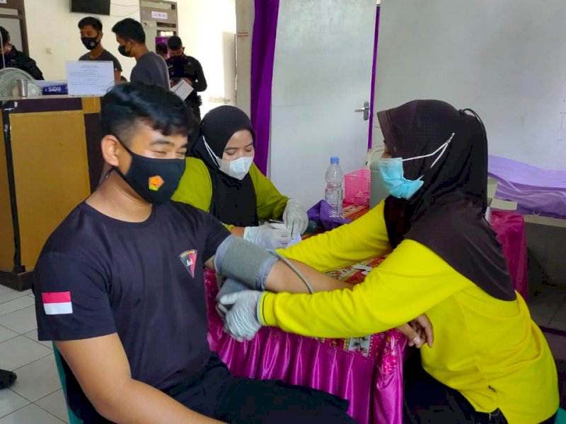 Pulang Tugas  BKO Papua, Personel Brimob Bone Langsung " Dibooster "