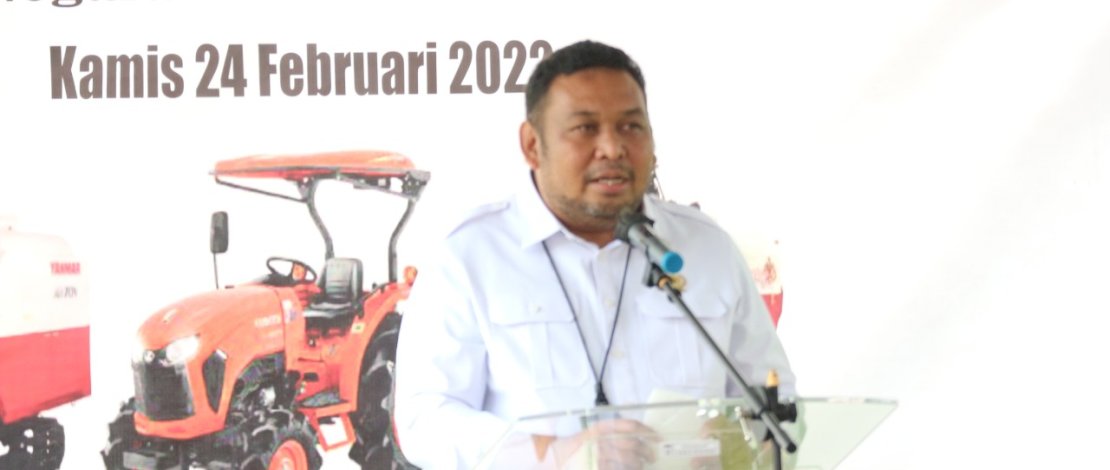 Direktur Alat Mesin Pertanian (Alsintan) Kementan, Andi Nur Alam Syah, dalam acara Penyerahan Alsintan Pada Kegiatan Pengembangan Program Taxi Alsintan Melalui KUR Provinsi Sumsel, di Kantor Dinas Pertanian, Tanaman Pangan dan Hortikultura, Palembang, Kamis, 24 Februari 2022.