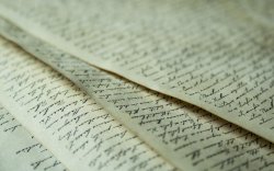 Lagi Bersihkan Rumah, Wanita Ini Dapati Surat Cinta Berusia Puluhan Tahun