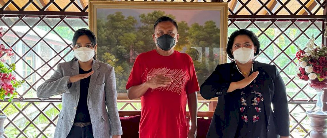 Duo Srikandi Luwu Raya, Dewi Sartika Pasande dan Saltima Ri'pi Tangjong, bertemu dengan Gubernur Sulawesi Utara, Olly Dondokambey, di Manado.