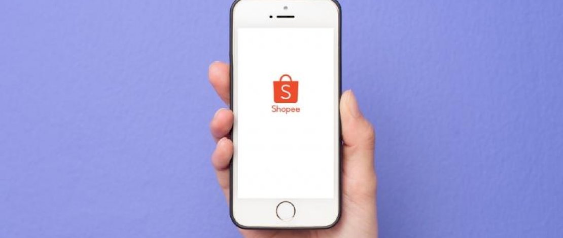 Shopee salah satu e-commerce terbesar di Indonesia Shopee salah satu e-commerce terbesar di Indonesia