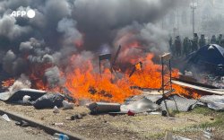 Demonstran Anti-Vaksin di Selandia Baru Bakar Kamp Sendiri