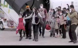 WNI yang Dievakuasi dari Ukraina Tiba di Bandara Soekarno-Hatta