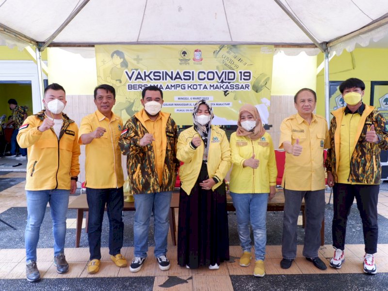 Angkatan Muda Partai Golkar Makassar Gelar Vaksinasi Massal