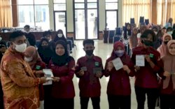 Bupati Maros haidir Syam Salurkan Bantuan KIP kepada 159 Mahasiswa