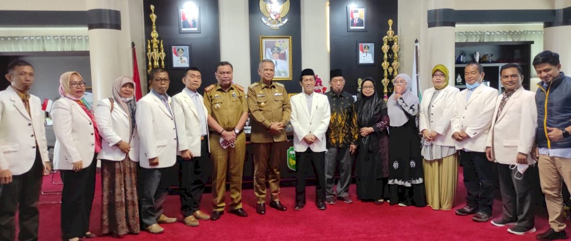 Bupati Luwu, Dr. H. Basmin Mattayang, M.Pd menerima kunjungan silaturahmi Rektor Unanda, Dr. Ir. H. Annas Boceng, M.Si/Ist
