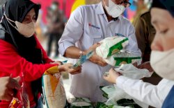 Masyarakat Antusias Belanja di Pasar Murah Pemprov Sulsel