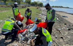 Bersama Komunitas Motor, Satlantas Polres Bantaeng Gelar Jumat Bersih