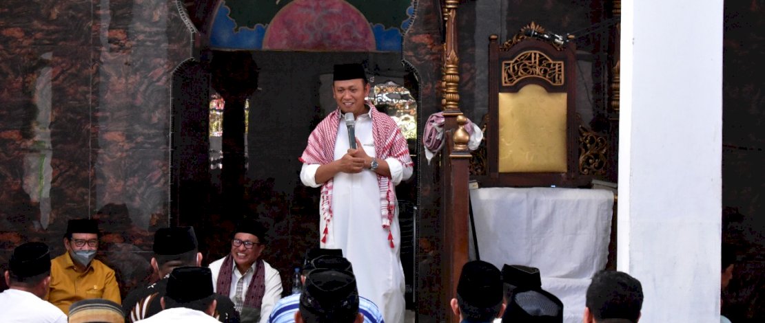 Bupati Takalar Safari Jumat di Masjid Tua Sanrobone Bupati Takalar Safari Jumat di Masjid Tua Sanrobone