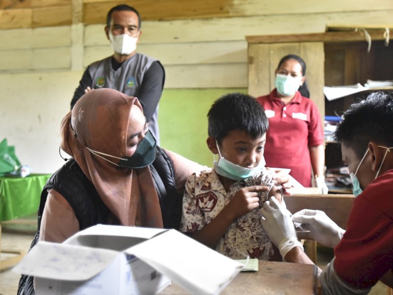 Dari Desa Terpencil, Siswa Seko Bersama Bupati Kampanyekan 'Ayo Vaksin' 