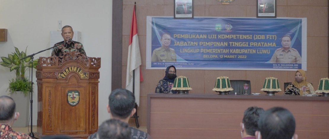
Bupati Luwu, Dr. H. Basmin Mattayang, M.Pd/Ist

