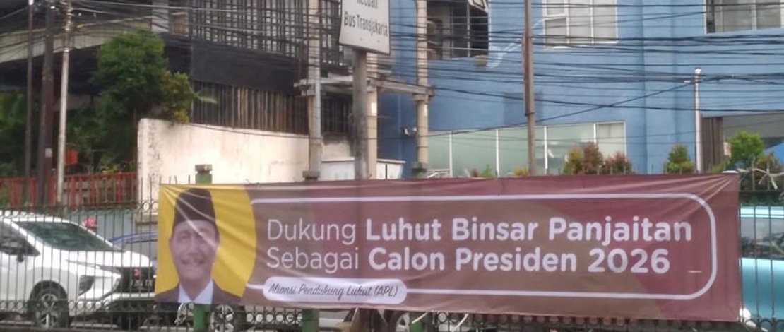 Spanduk dukung Luhut Binsar Pandjaitan/Repro (Rmol).