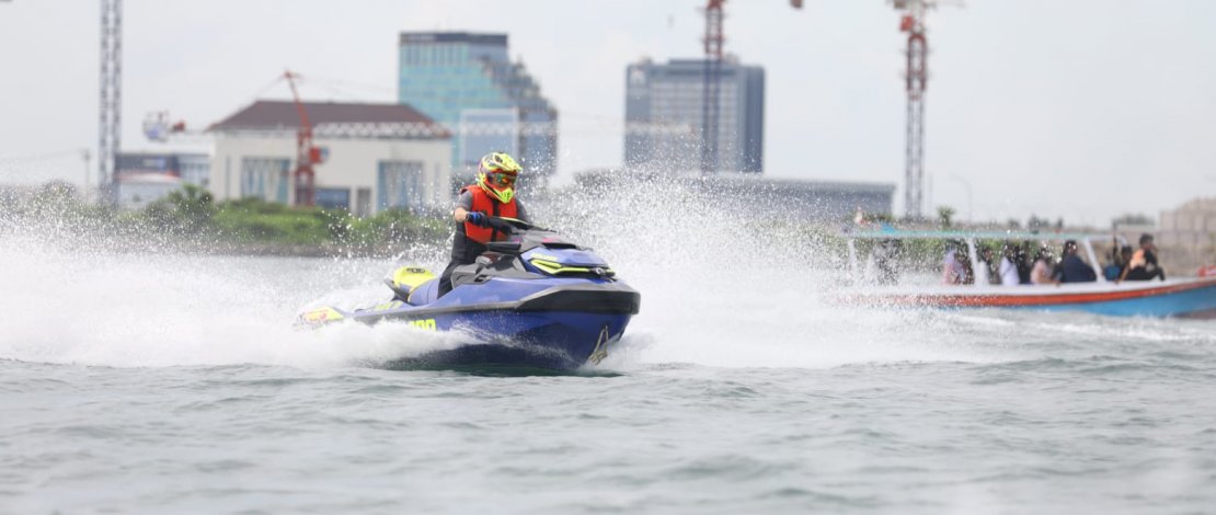 Taufan Pawe Promosikan Wisata Air Makassar Lewat Jetski