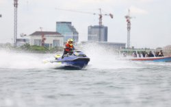 Taufan Pawe Promosikan Wisata Air Makassar Lewat Jetski