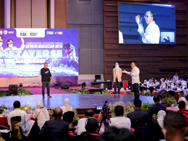 Daniel Surya Paparkan Makna Metaverce di Rakorsus Makassar 2022