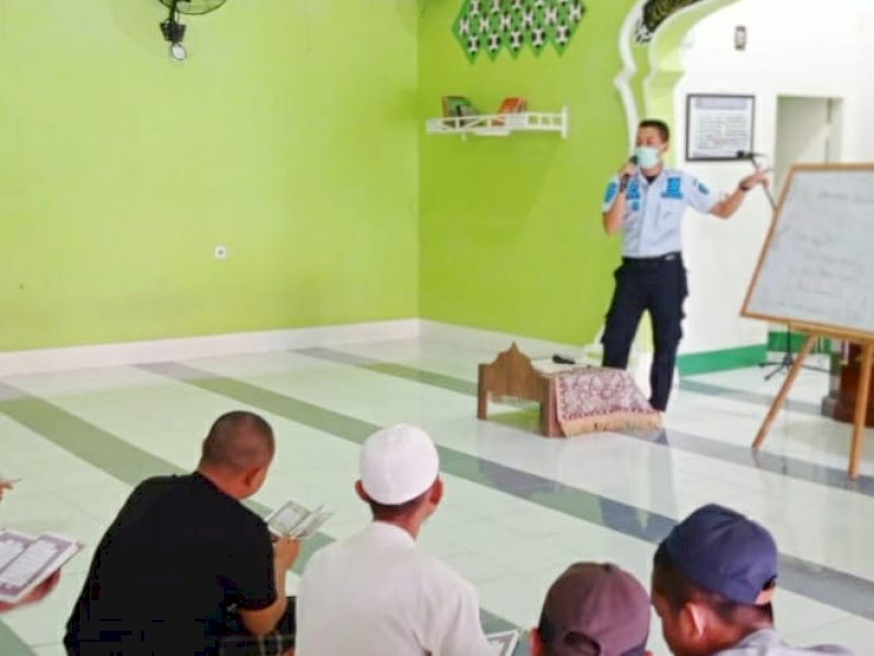 Ngaji Bareng Petugas, WBP Wajib Bisa Baca Tulis Quran