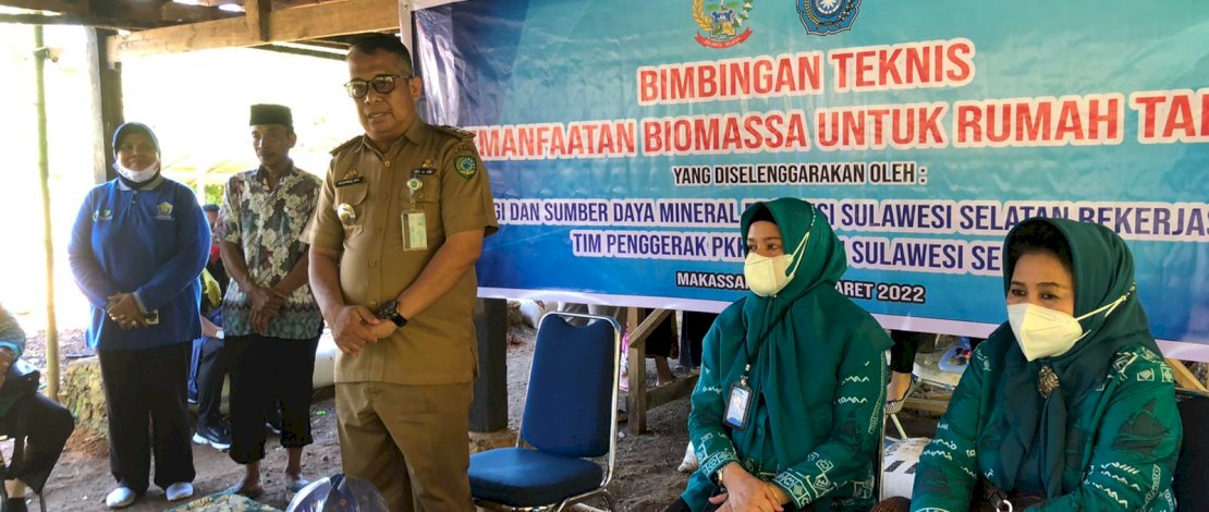Bimbingan Teknik Pemanfaatan Biomassa untuk Rumah Tangga, di Dusun Tanah Lompoa, Desa Sambueja, Kabupaten Maros, Selasa 15 Maret 2022. Bimbingan Teknik Pemanfaatan Biomassa untuk Rumah Tangga, di Dusun Tanah Lompoa, Desa Sambueja, Kabupaten Maros, Selasa 15 Maret 2022.