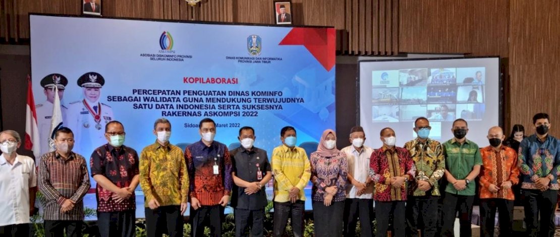 Kepala Dinas Komunikasi, Informatika Humas Statistik dan Persandian (Diskominfo) Sulawesi Selatan (Sulsel), Amson Padolo, menghadiri Rakernas Indonesia Satu Data, di Surabaya, Kamis, 17 Maret 2022.