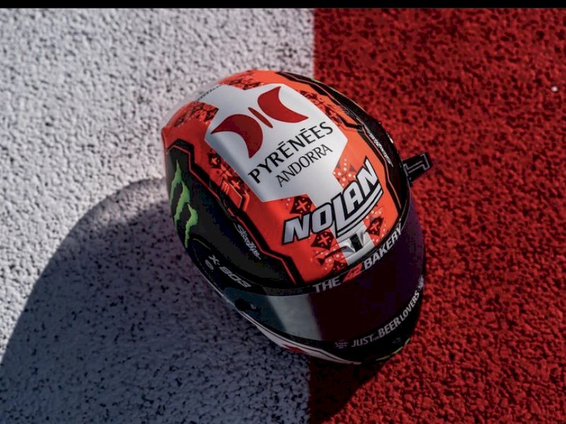Bangga Balapan di Indonesia, Alex Rins Persembahkan Helm Motif Batik