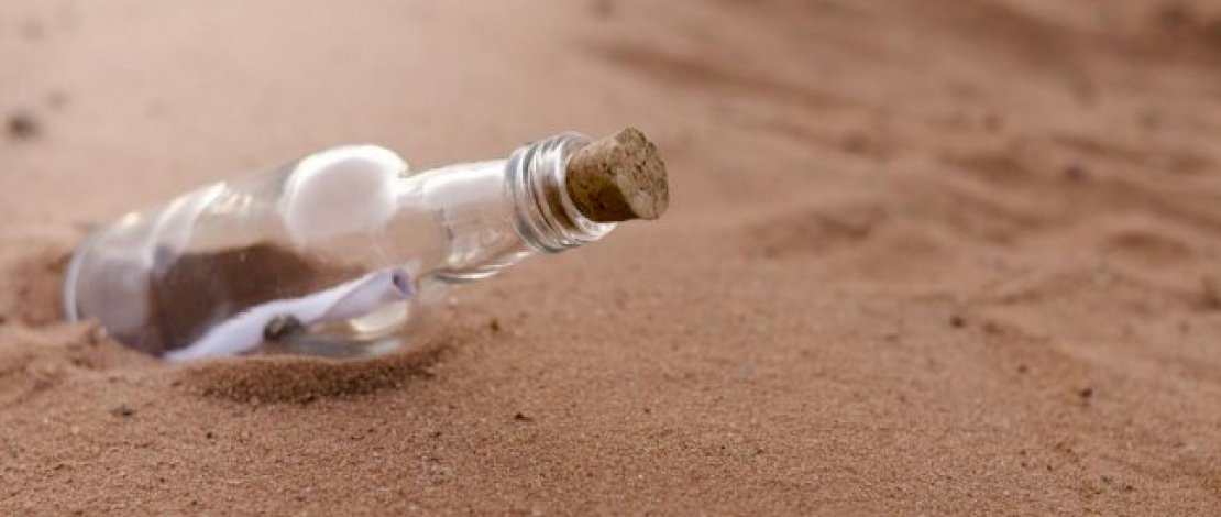 Pengunjung Pantai di Inggris Temukan Surat dalam Botol dari 21 Tahun Lalu