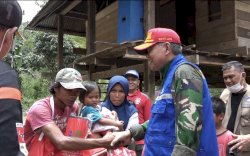 Pasca Bencana,Bupati Luwu Salurkan Buffer Stock Untuk Korban Tanah Longsor di Latimojong