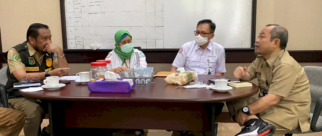 Asisten III Pemprov Sulsel melakukan rapat akselerasi JKN bersama BPJS Kesehatan, Senin, 21 Maret 2022.