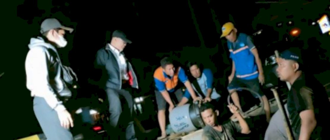 Dini Hari, Penjabat Direksi PDAM Makassar Pantau Pengerjaan Pipa Bocor di Tanjung Bunga