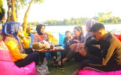 Kafe Ruang Tunggu Solusi Bagi Masyarakat Makassar yang Rindu Liburan ke Pulau Dewata 