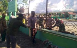 Sambut Ramadhan, Koramil dan Polsek Bajeng Kompak Karya Bakti Bersihkan Masjid 