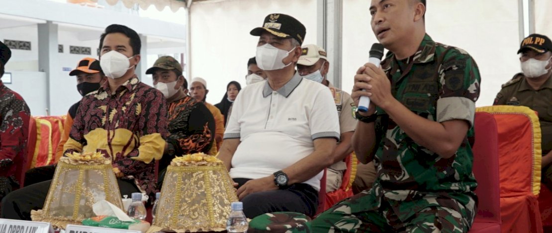 Jelang Ramadan, Pemkab Luwu dan TNI Gelar Karya Bakti Bersihkan Masjid
