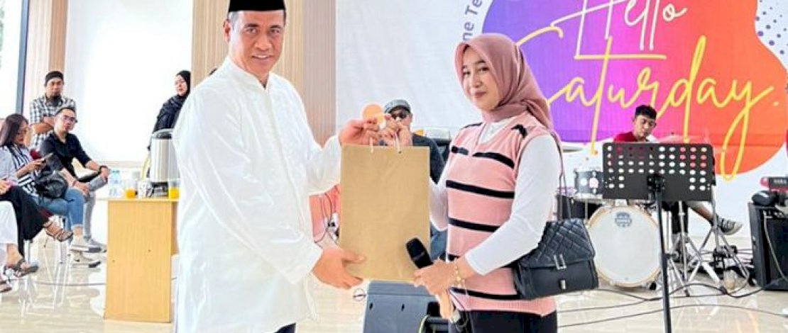 Pemilik Tiran Group, Andi Amran Sulaiman bersama Nur Aini. Pemilik Tiran Group, Andi Amran Sulaiman bersama Nur Aini.