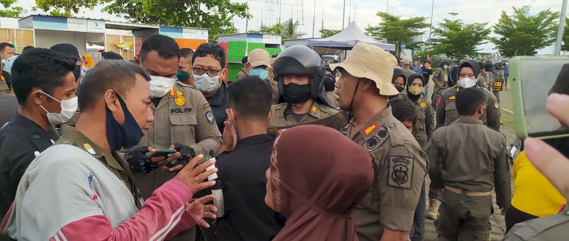Tak Indahkan Peringatan, Sejumlah Pedagang Liar di Kawasan Lego-Lego Ditertibkan