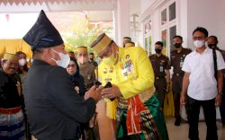 Pakai Busana Adat Ammatoa, Bupati Bulukumba Curi Perhatian di Hari Jadi Bone