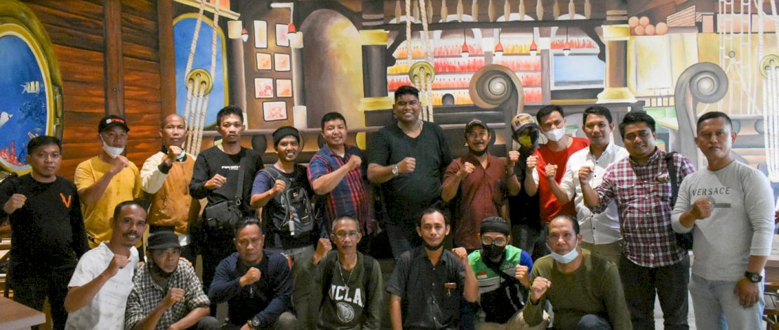 Dukungan Terus Mengalir, Giliran Tim 15 Bersaudara Dorong AAN Maju DPR-RI Dukungan Terus Mengalir, Giliran Tim 15 Bersaudara Dorong AAN Maju DPR-RI