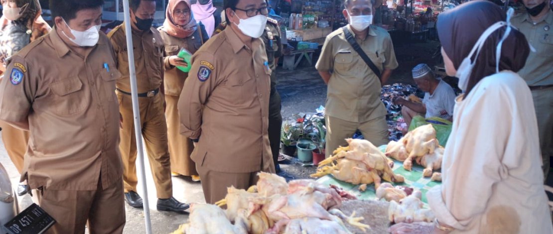 Jelang Ramadan, Suaib Mansur Tinjau Ketersediaan Stok Pangan di Pasar Sentral Masamba