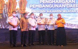 Taufan Pawe Antar Kota Parepare Raih Penghargaan Pembangunan Terbaik