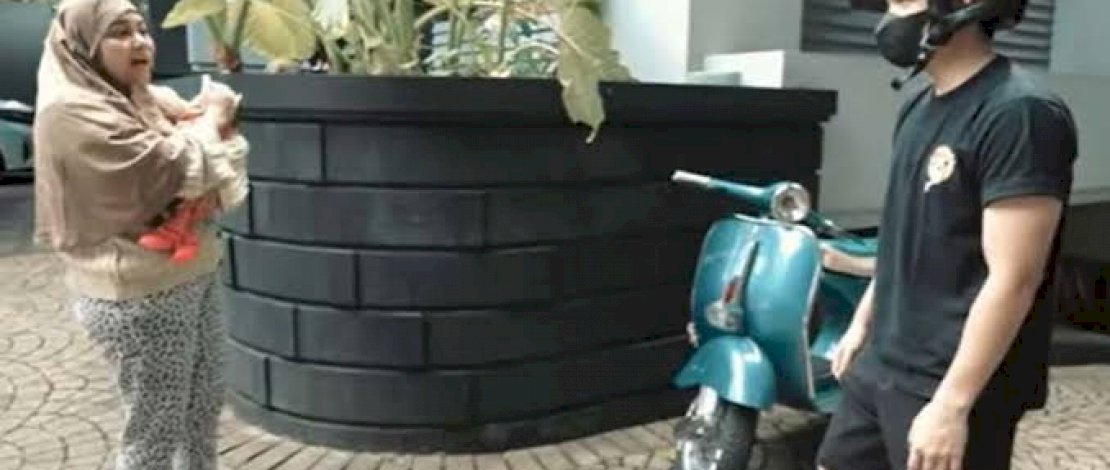 Atta Halilintar Beli Vespa Tua, Aurel Hermansyah Tidak Terima: Balikin Sekarang 