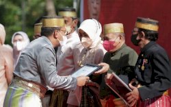 Walikota Makassar Kukuhkan Dewan Kebudayaan dan Beri Penghargaan Maestro Kesenian 