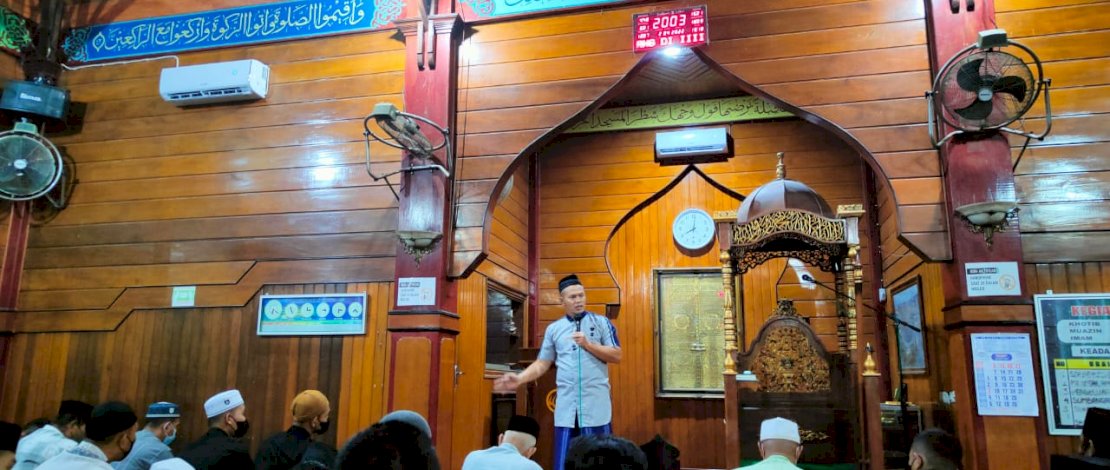 Tarawih Perdana di Mesjid Mako Batalyon C Pelopor, Ini Pesan Danyon Brimob Bone